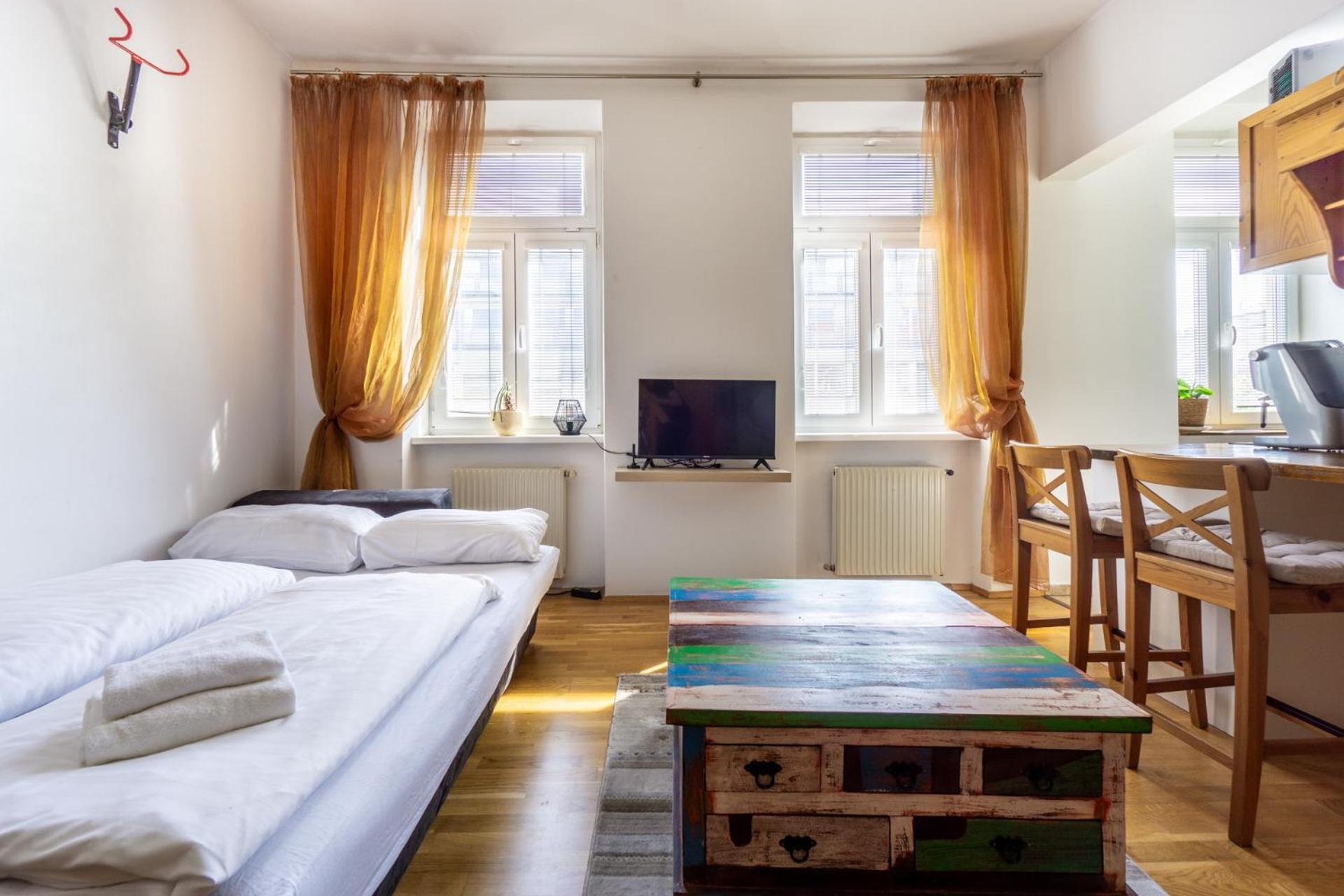 Next To Stadthalle & Westbahnhof Vienna Luaran gambar